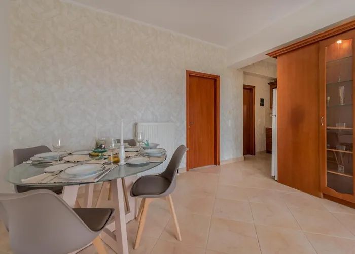 Venilia Apartments-1 Apartman Argászi